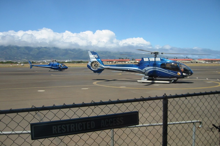 ../image/west maui and molokai helicopter tour.jpg